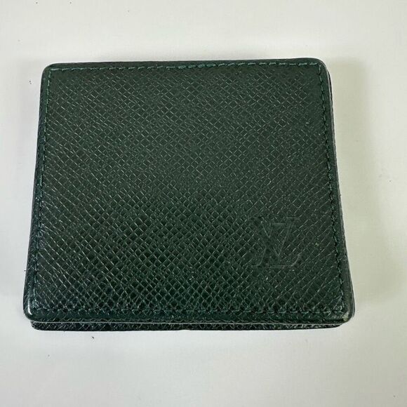 Louis Vuitton Green Taiga Leather Coin Case - Picture 1 of 11